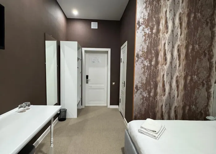 Hotel Nomad